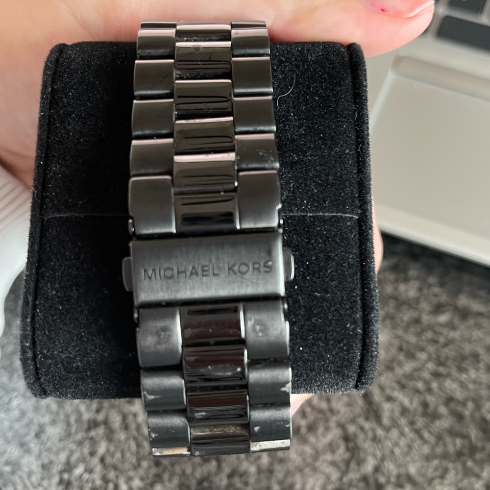 Men’s all black michael kors watch - Picture 2 of 2